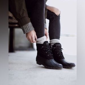 • SPERRY WOMENS BLACK DUCK BOOTS •